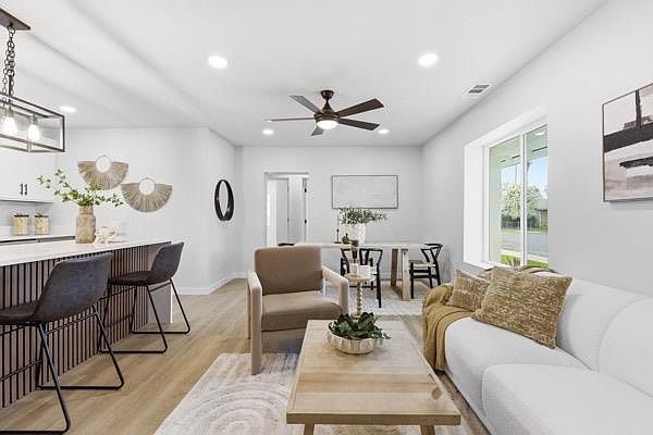 2199 Glen Ave photo 8