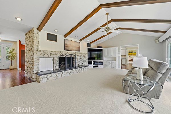 2653 E North Bear Creek Dr photo 2