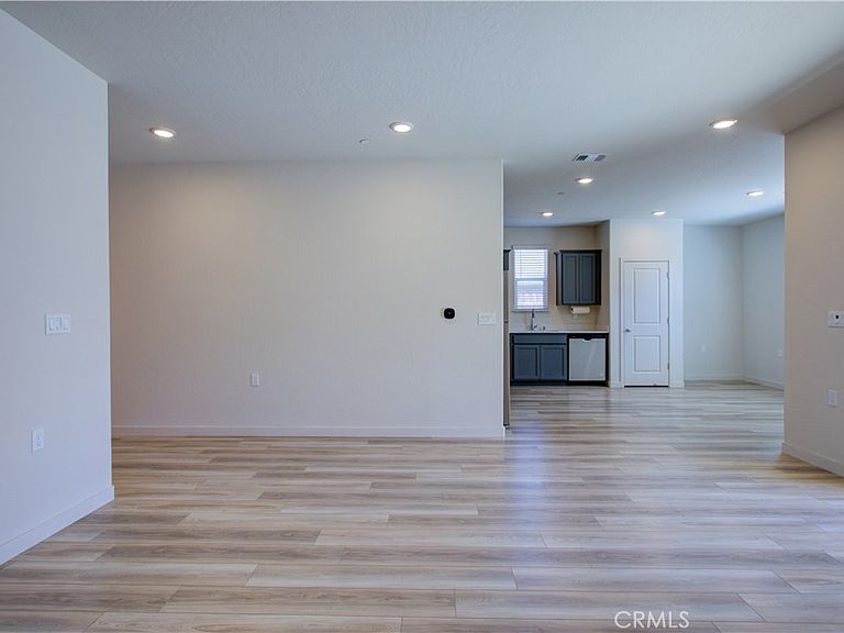 4721 Athena Dr photo 3