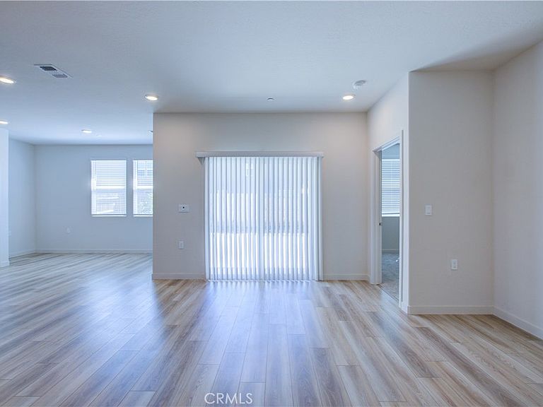 4721 Athena Dr photo 4