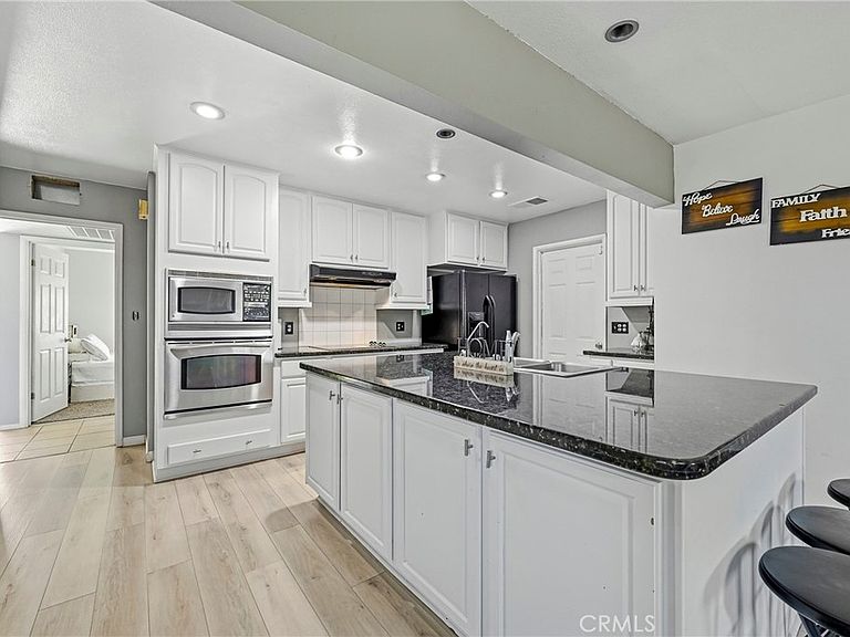 1512 Coolidge Ave photo 9