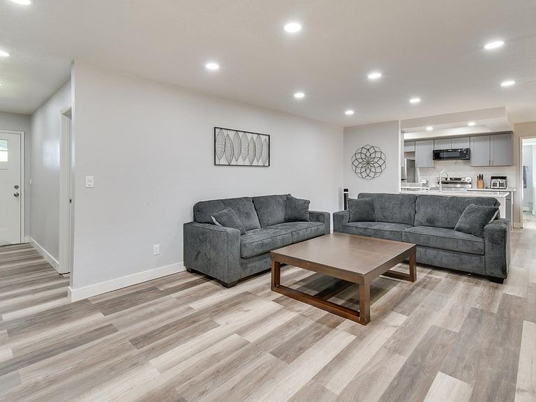 6034 Country Club Pl photo 3