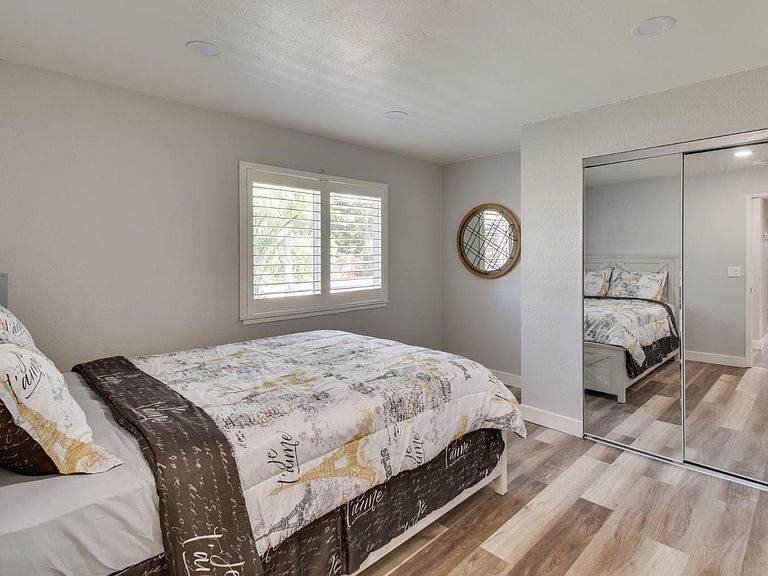 6034 Country Club Pl photo 10