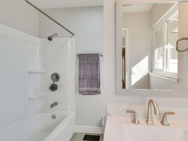 6034 Country Club Pl photo 13