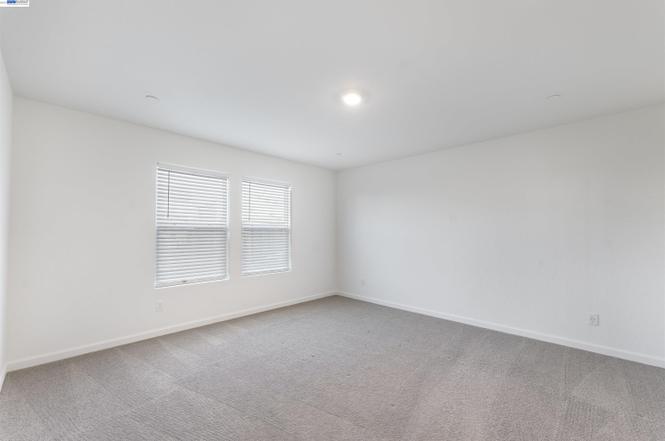 4577 Isabel Ct photo 6