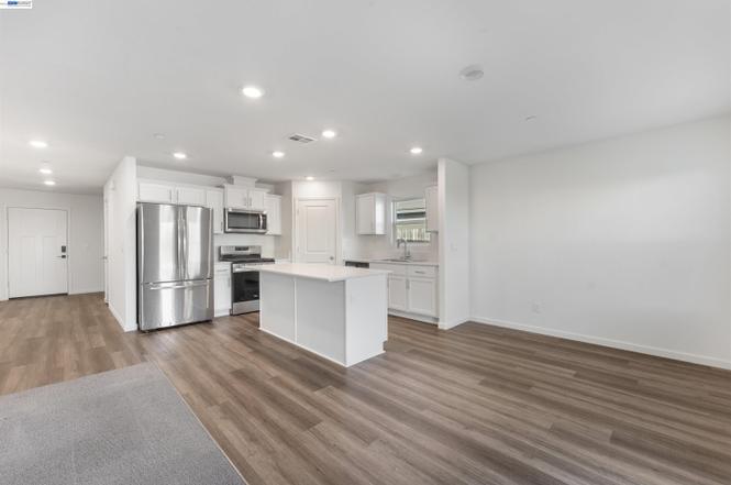 4577 Isabel Ct photo 10