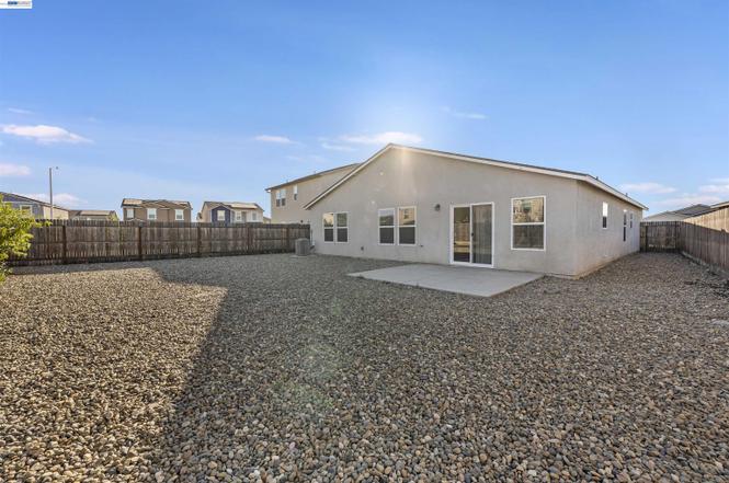 4577 Isabel Ct photo 11