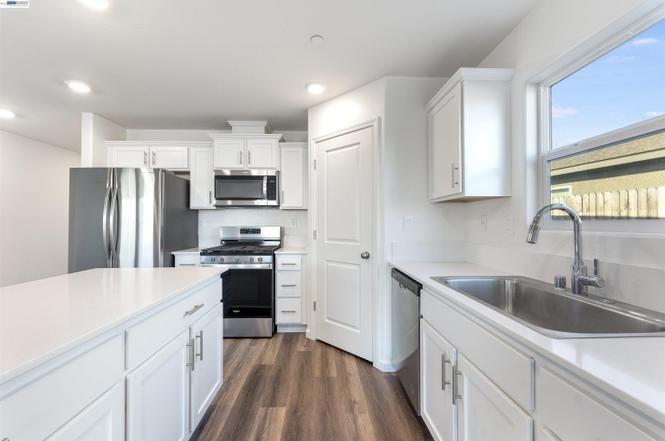 4577 Isabel Ct photo 12