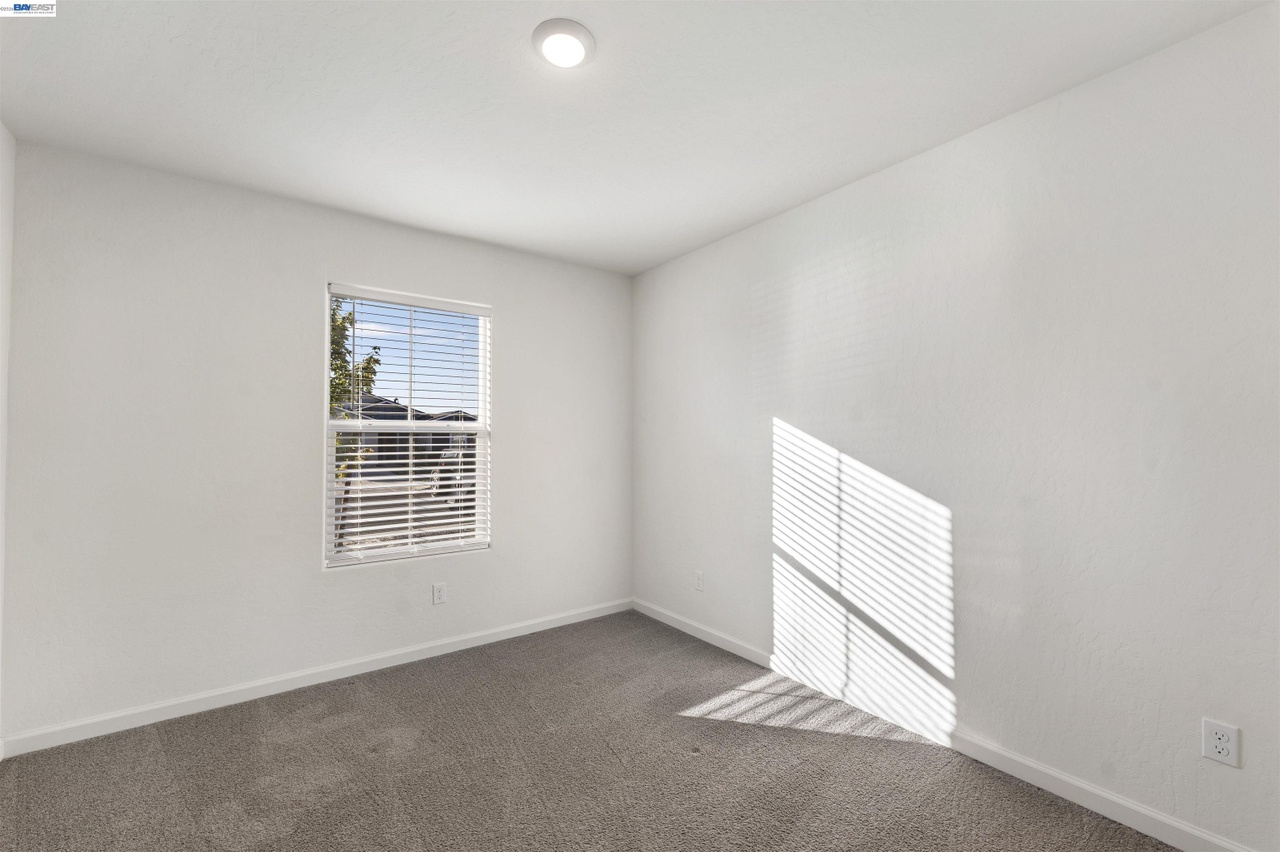 4577 Isabel Ct photo 18